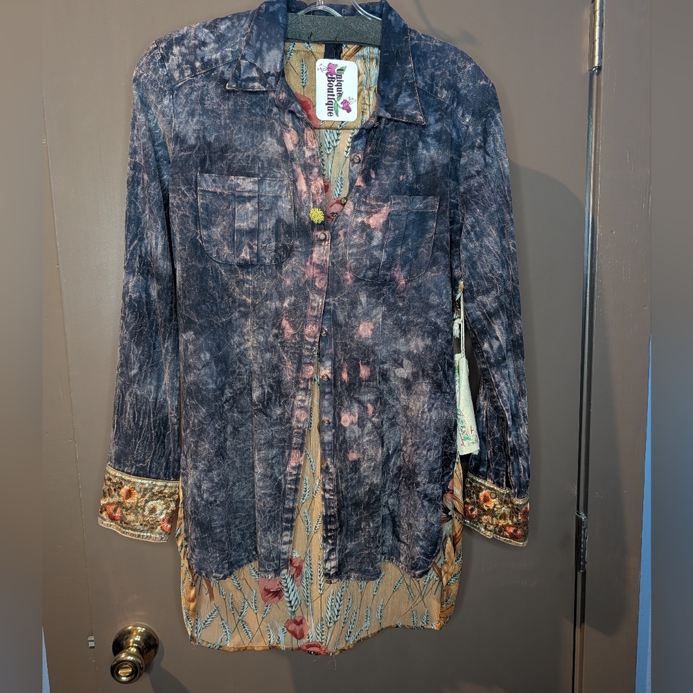 Aratta Acid Wash Mixed Textile Women's Blouse